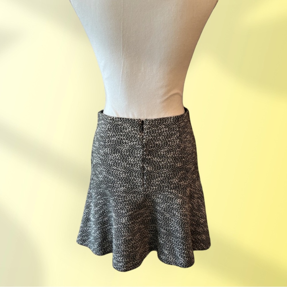 SOLD Ann Taylor LOFT Fit and Flare Skirt Size 2 - Picture 2 of 4